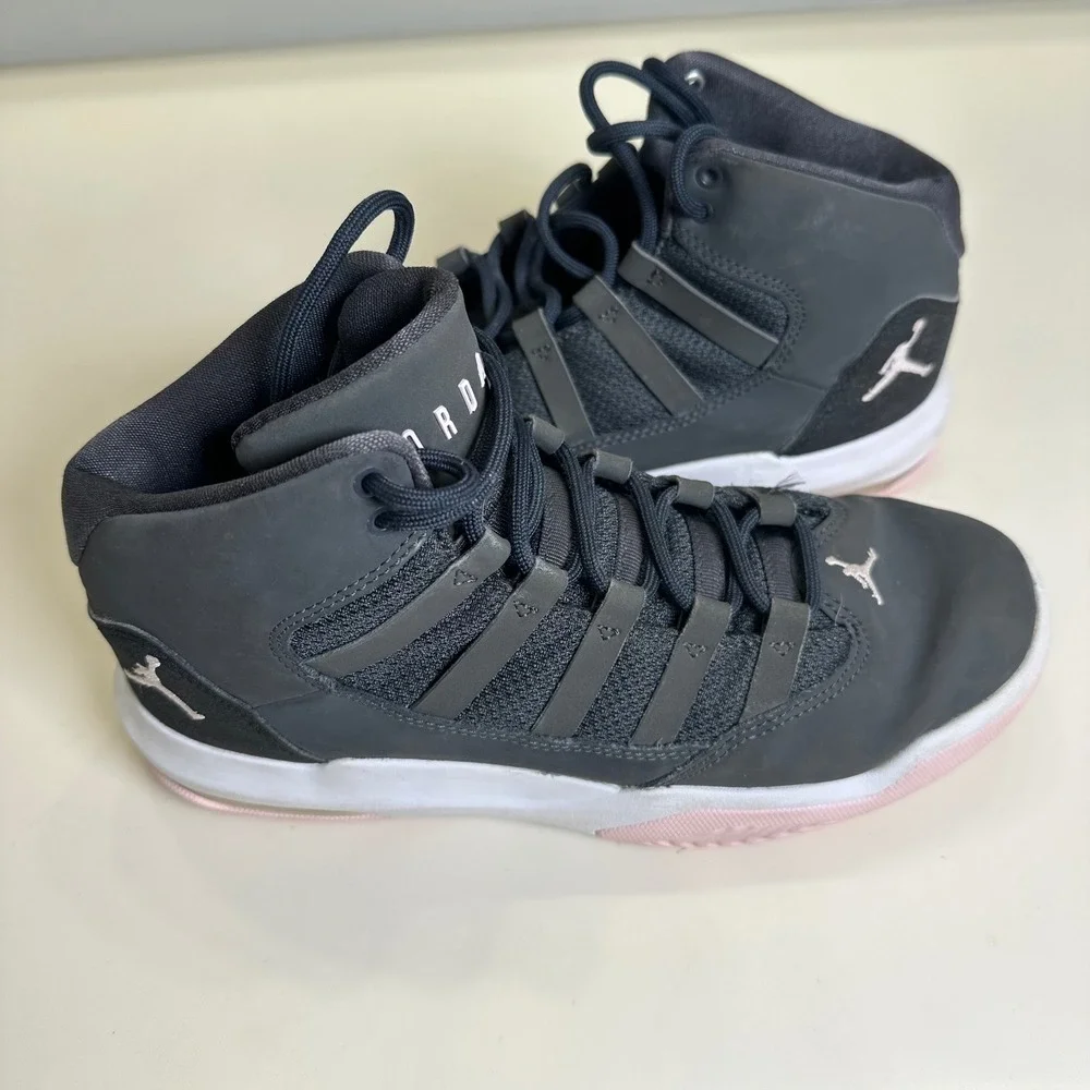 Jordan Max Aura Black Pink White Kids Youth Basketball Shoes 6Y AQ9249-060
